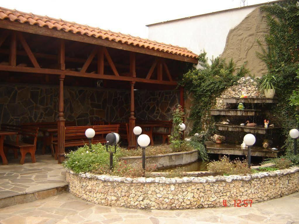 Kanclera Hotel Kaspichan Bagian luar foto